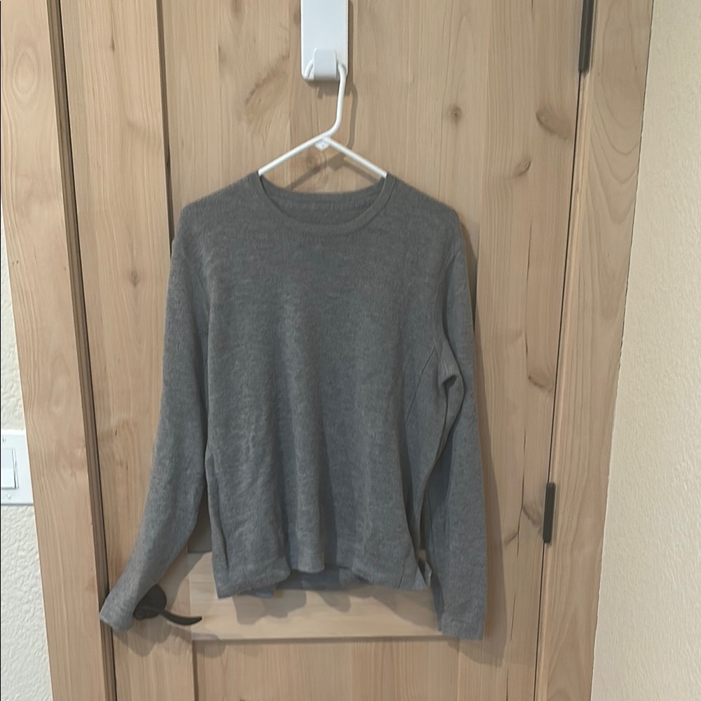 Lululemon Men’s Grey Sweater